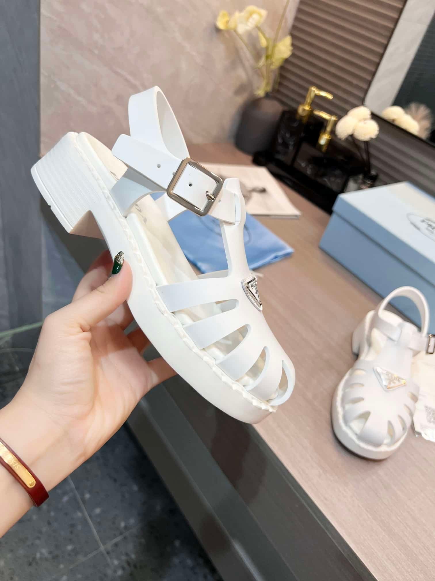 Pra*a Sporty Foam Rubber Sandals White 1X857M 3Lkk F0009 F 50
