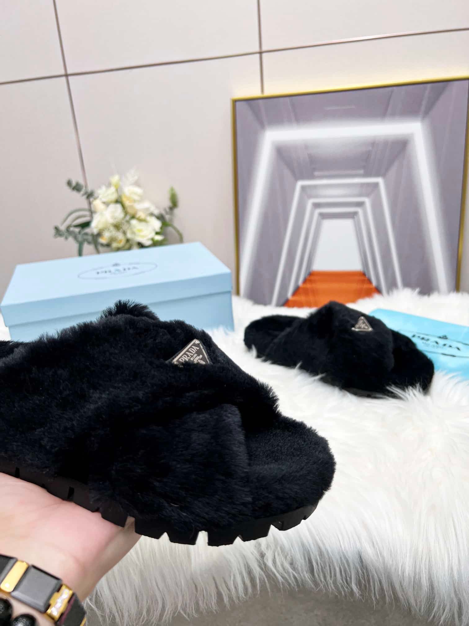 Pra*a Petal Black Terrycloth Sippers