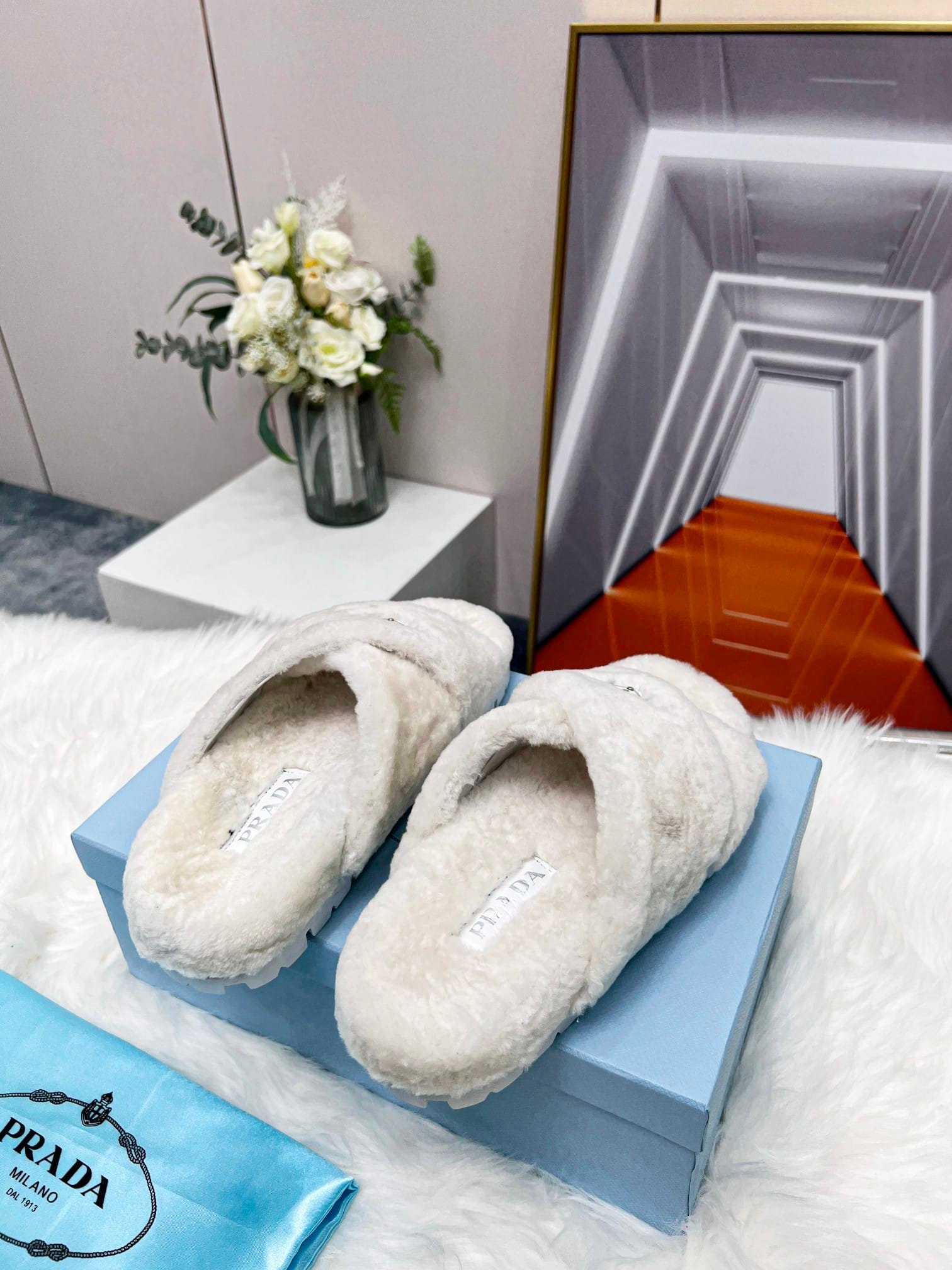 Pra*a Petal White Terrycloth Sippers