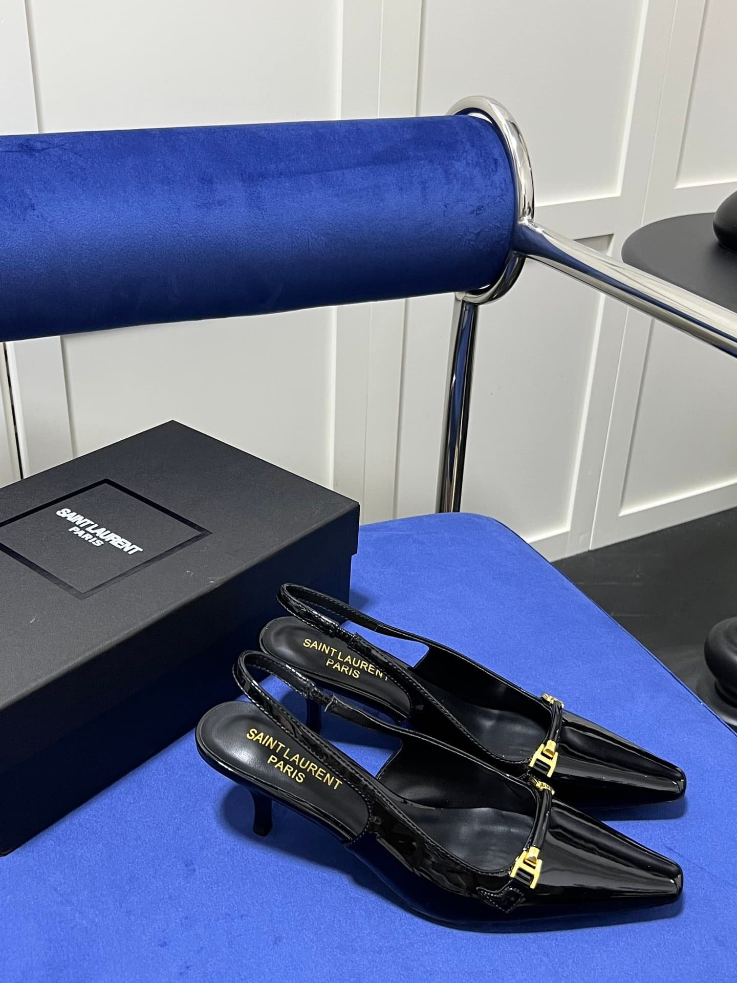 Sa1nt Lau*nt Blade Patent Leather Pumps