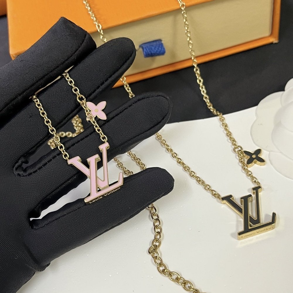 L0vis Vvtt0n Lv Iconic Enamel Necklace Black M02147