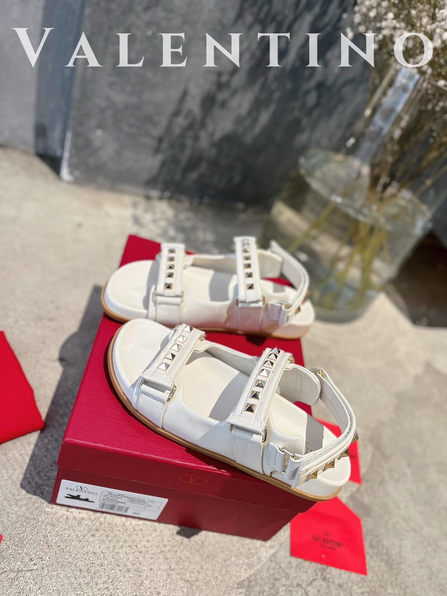 Va1e*ntin0 Garavani Rockstud Flat Sandal In Nappa Leather For Woman In White
