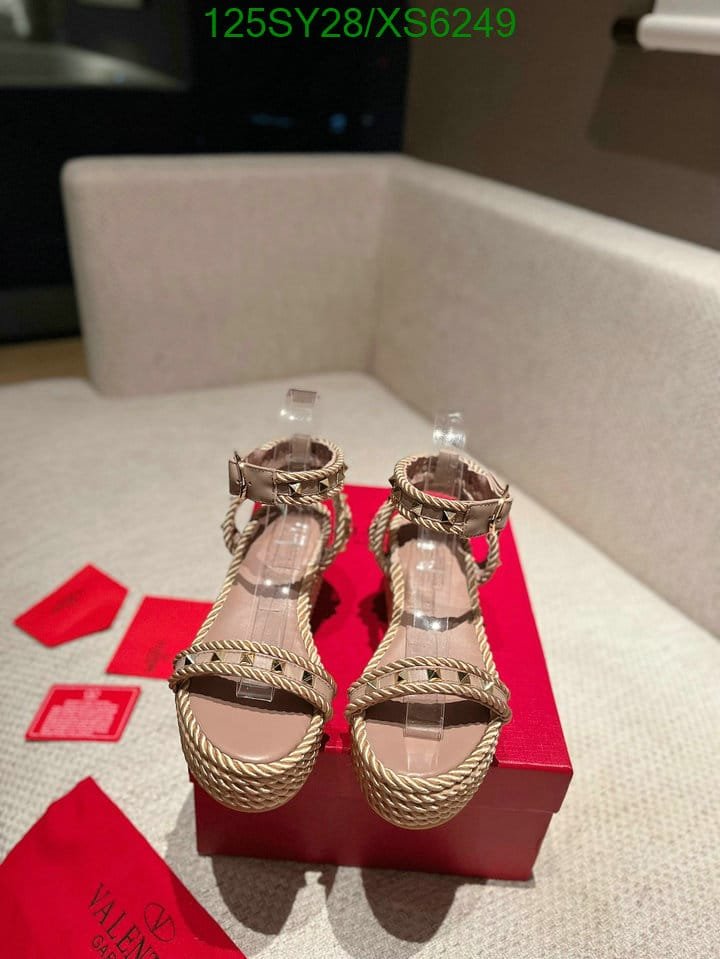 Va1e*ntin0 Rockstud Flatform Sandal In Calfskin Beige 2W2S0Gi3Baep45