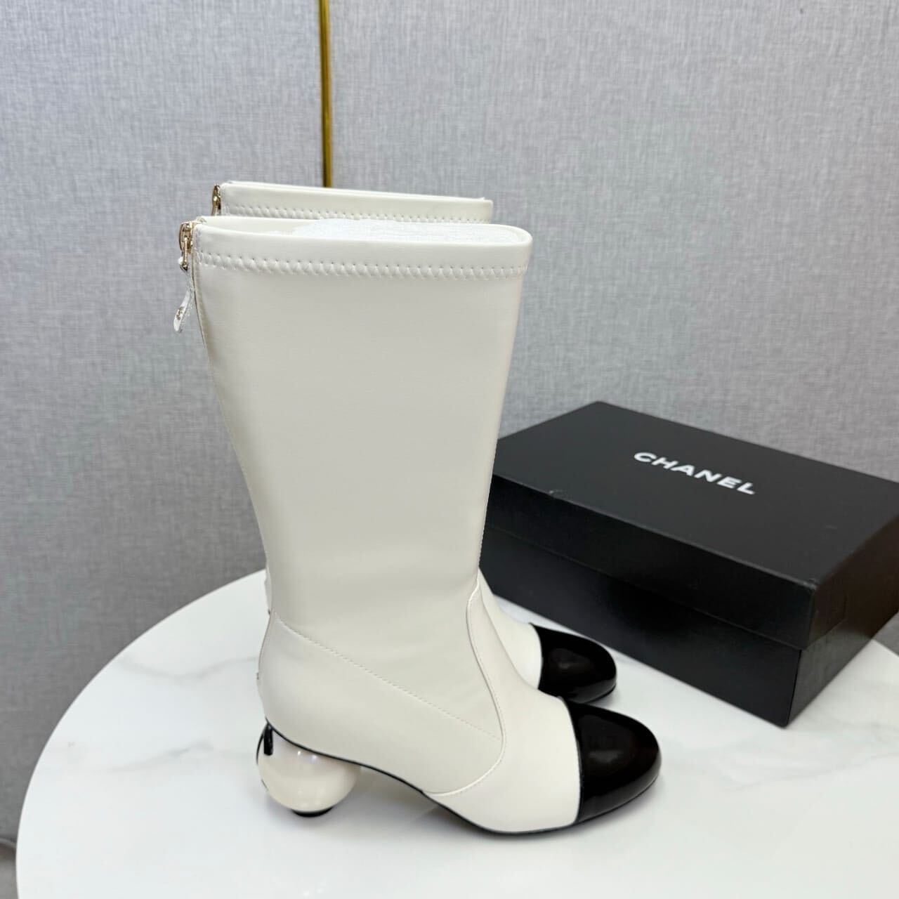[S*per Vip 1:1] Ch**el Mid Boots Smooth Leather White and Black G46776 B22203 U4187